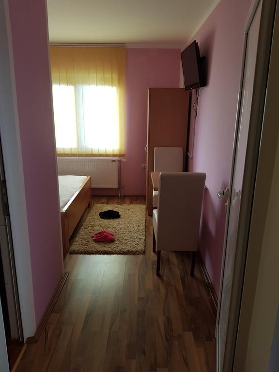 Guest House Lisinski Raj Despotovac Εξωτερικό φωτογραφία